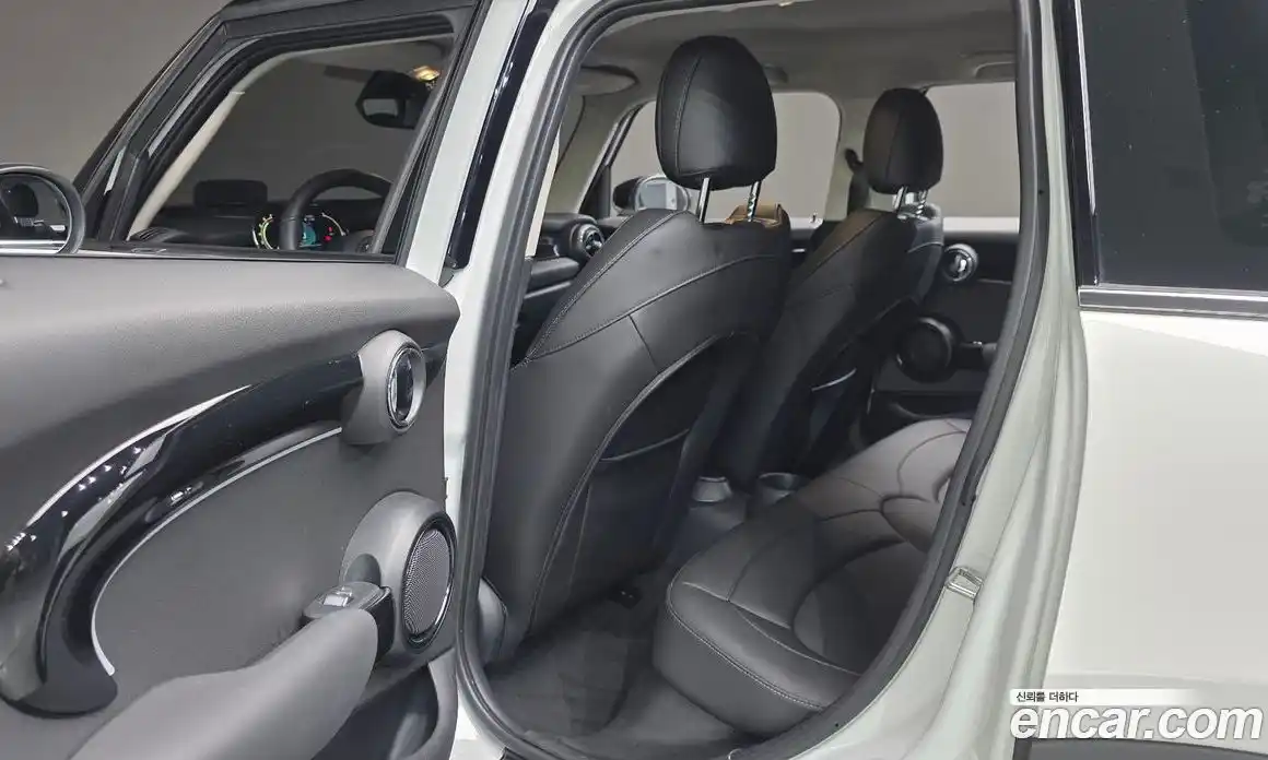 Mini Cooper 2023 1.5 Автомат в Москве № 141201, фото 18