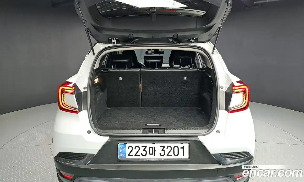 Renault Captur 2020 1.3 Автомат в Москве № 148382, фото 3