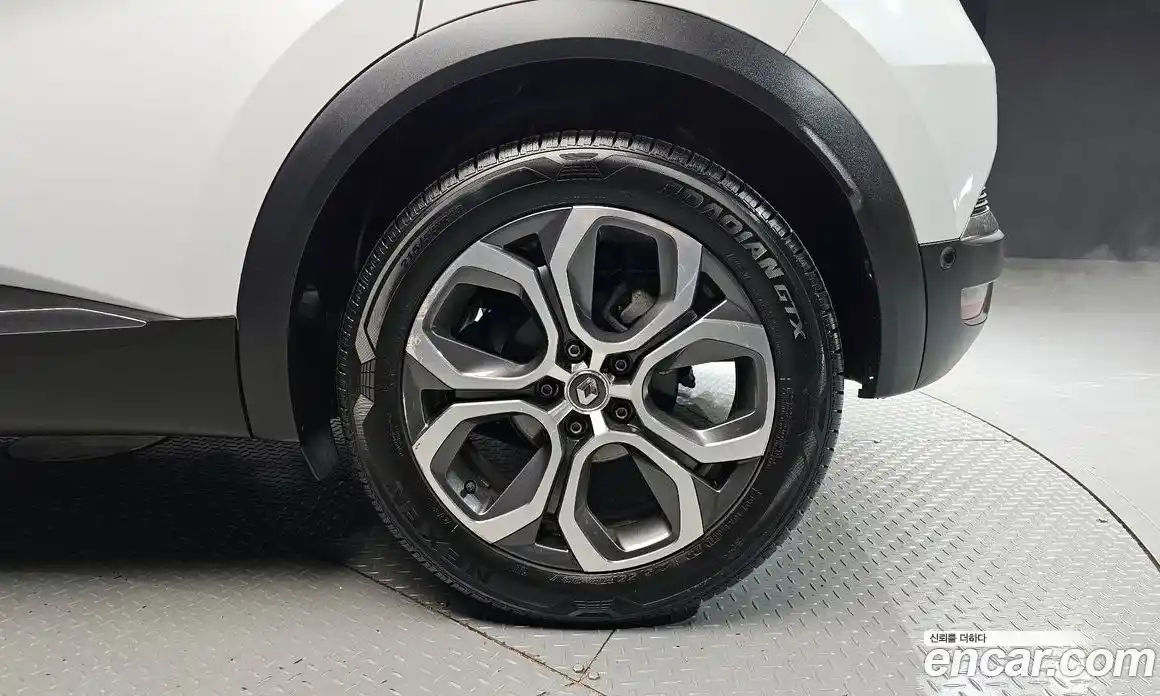 Renault Captur 2020 1.3 Автомат в Москве № 148382, фото 4