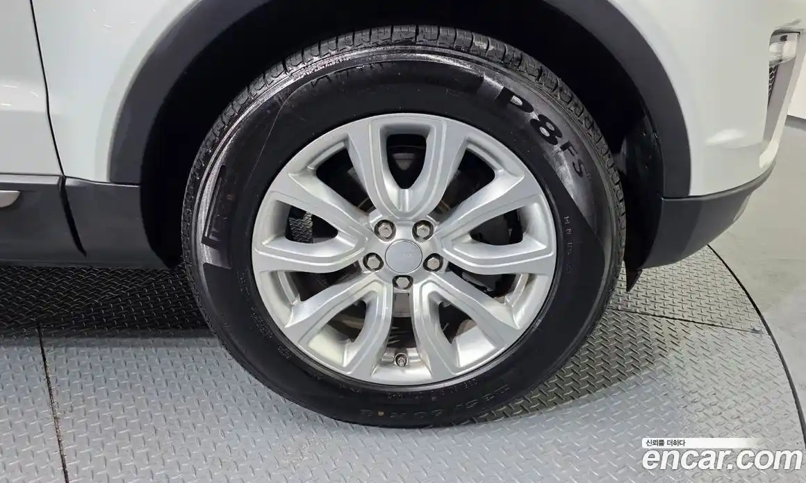 Land Rover Range-Rover Evoque 2017 2.0 Автомат в Москве № 153889, фото 5