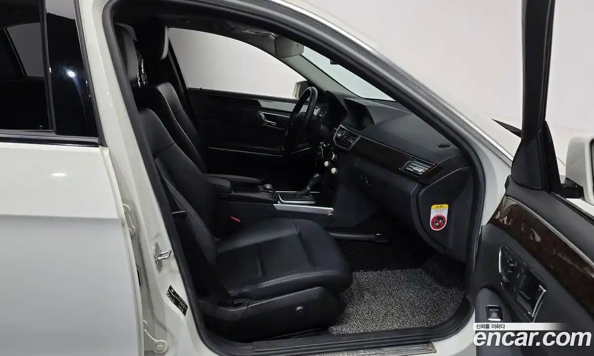 Mercedes-Benz E-Class 2011 1.8 Автомат в Москве № 161166, фото 11