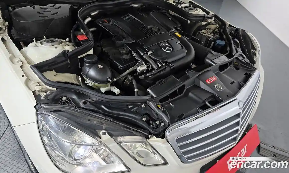 Mercedes-Benz E-Class 2011 1.8 Автомат в Москве № 161166, фото 6