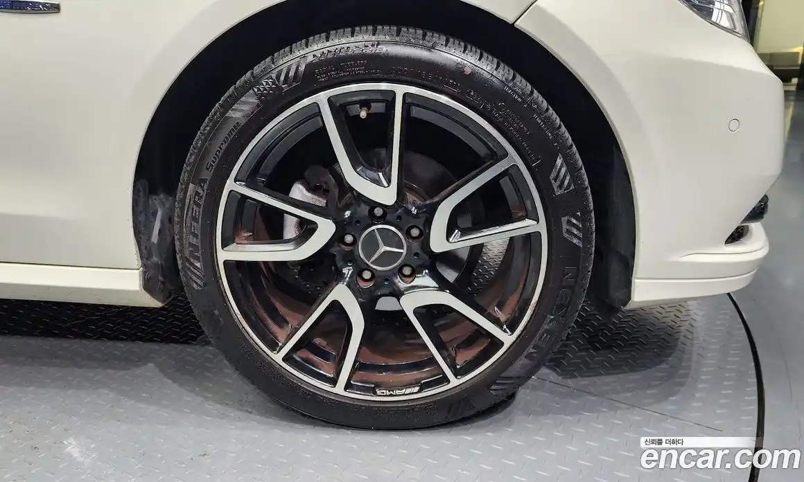 Mercedes-Benz E-Class 2011 1.8 Автомат в Москве № 161425, фото 16