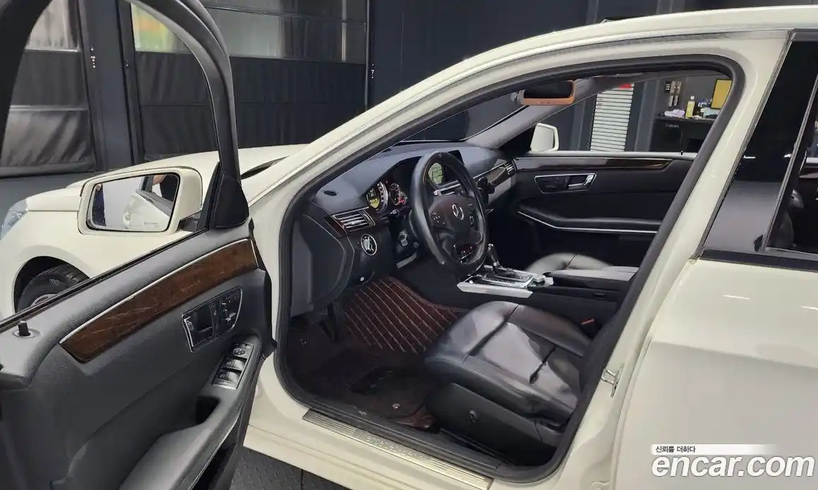 Mercedes-Benz E-Class 2011 1.8 Автомат в Москве № 161425, фото 19