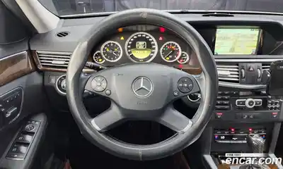Mercedes-Benz E-Class 2011 1.8 Автомат в Москве № 161425, миниатюра 4