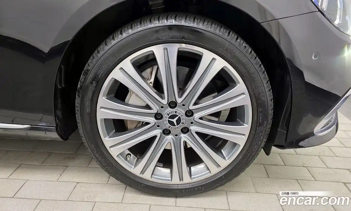 Mercedes-Benz E-Class 2023 2.0 Автомат в Москве № 161582, фото 17