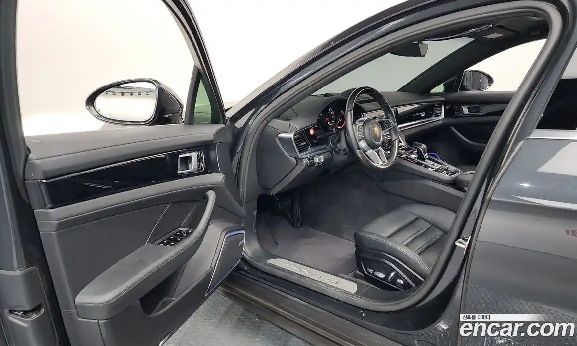 Porsche Panamera 2019 3.0 Автомат в Москве № 165153, фото 1