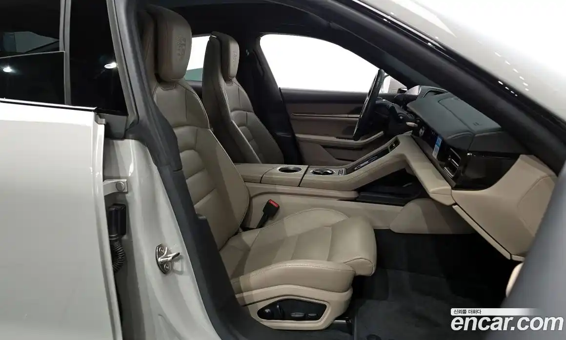 Porsche Taycan 2022 0.1 Автомат в Москве № 165229, фото 15