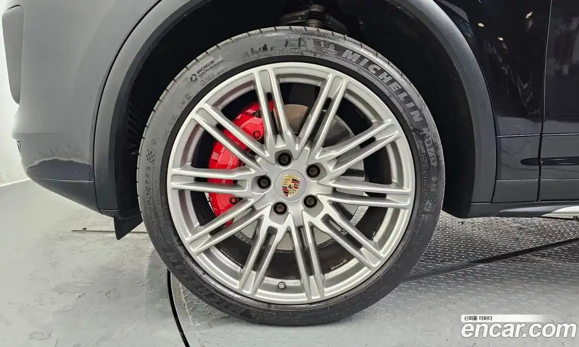 Porsche Cayenne 2015 4.8 Автомат в Москве № 165547, фото 18