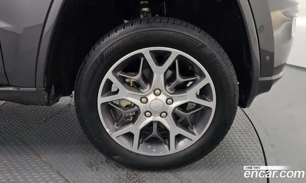 Jeep Cherokee 2020 3.6 Автомат в Москве № 169641, фото 15