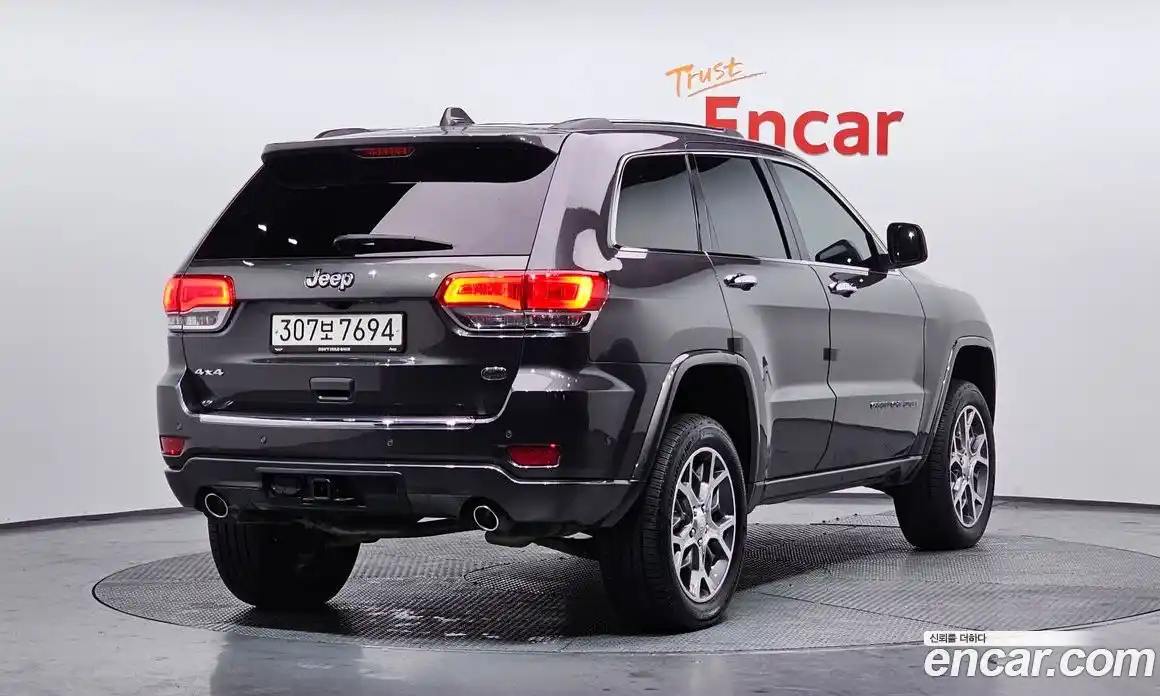 Jeep Cherokee 2020 3.6 Автомат в Москве № 169641, фото 18