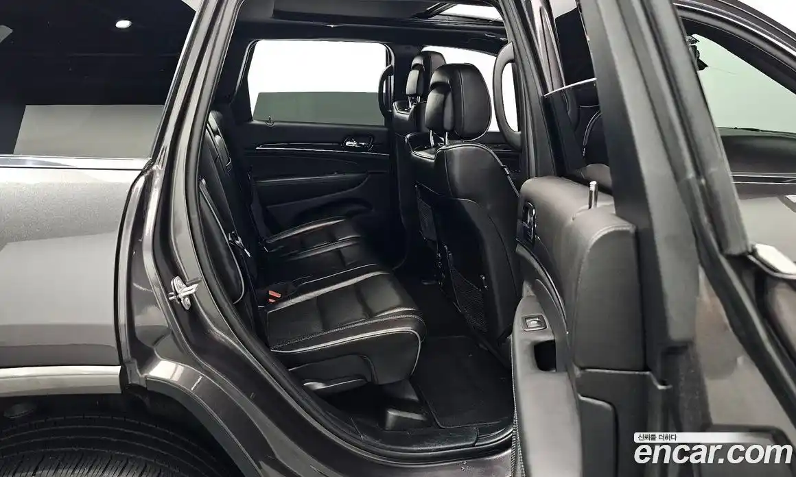 Jeep Cherokee 2020 3.6 Автомат в Москве № 169641, фото 19