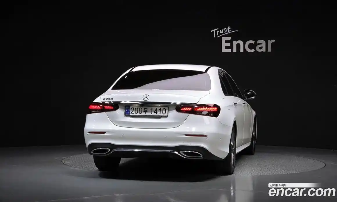 Mercedes-Benz E-Class 2023 2.0 Автомат в Москве № 178857, фото 14