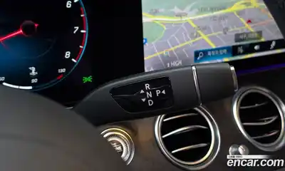 Mercedes-Benz E-Class 2023 2.0 Автомат в Москве № 178857, миниатюра 2