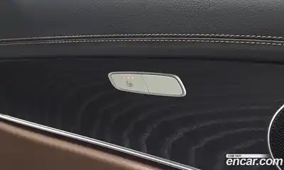 Mercedes-Benz E-Class 2023 2.0 Автомат в Москве № 178857, миниатюра 3