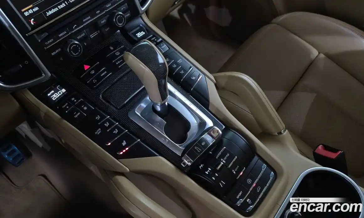 Porsche Cayenne 2013 4.8 Автомат в Москве № 181790, фото 11