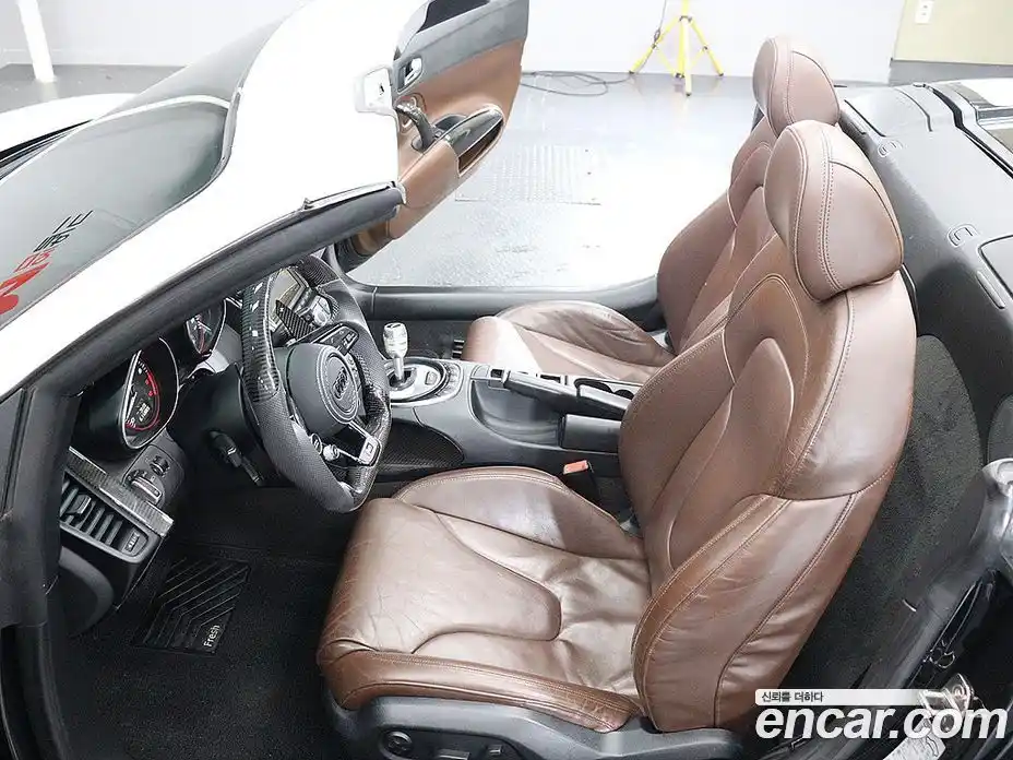 Audi R8 2012 5.2 Автомат в Москве № 184520, фото 15