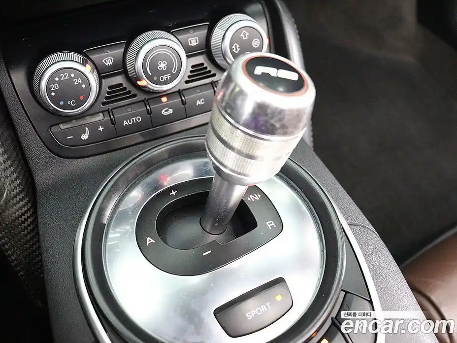 Audi R8 2012 5.2 Автомат в Москве № 184520, фото 8