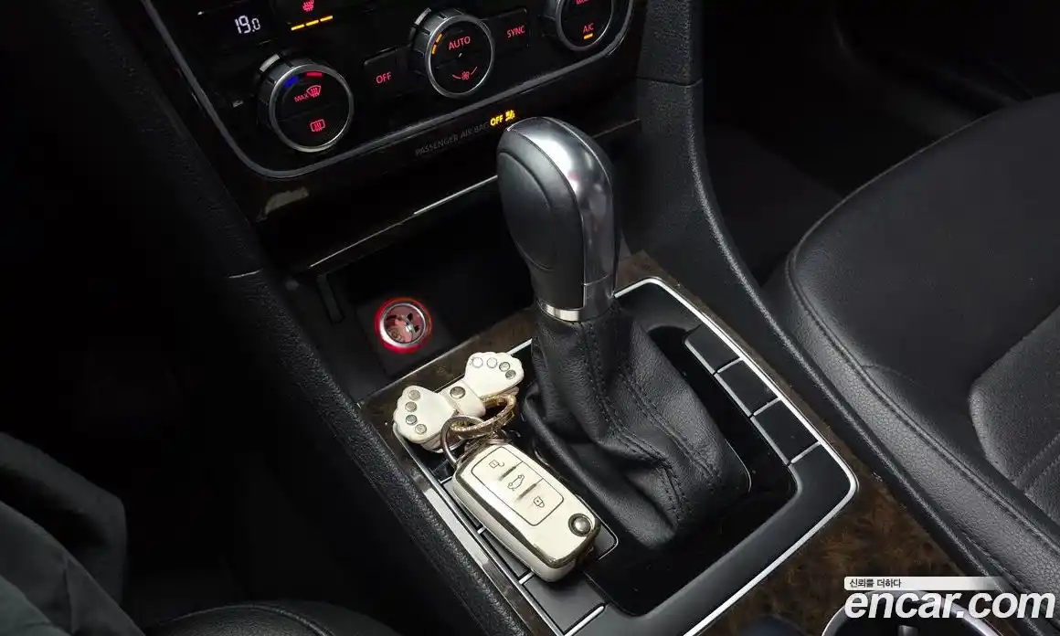 Volkswagen Passat 2014 1.8 Автомат в Москве № 185067, фото 3