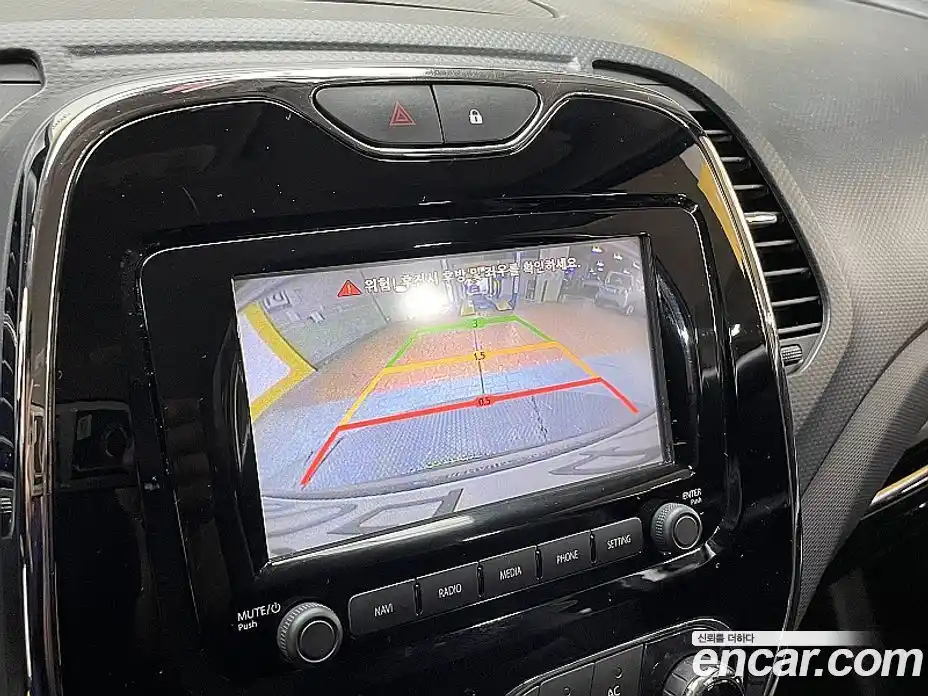 Renault QM3 2015 1.5 Автомат в Москве № 186431, фото 14