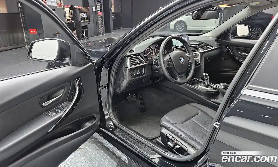 BMW 3-Series 2017 2.0 Автомат в Москве № 192732, фото 1