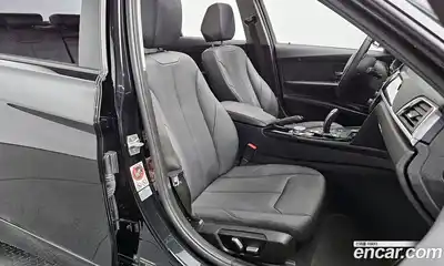 BMW 3-Series 2017 2.0 Автомат в Москве № 192732, миниатюра 12