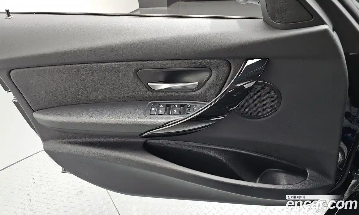 BMW 3-Series 2017 2.0 Автомат в Москве № 192732, фото 6