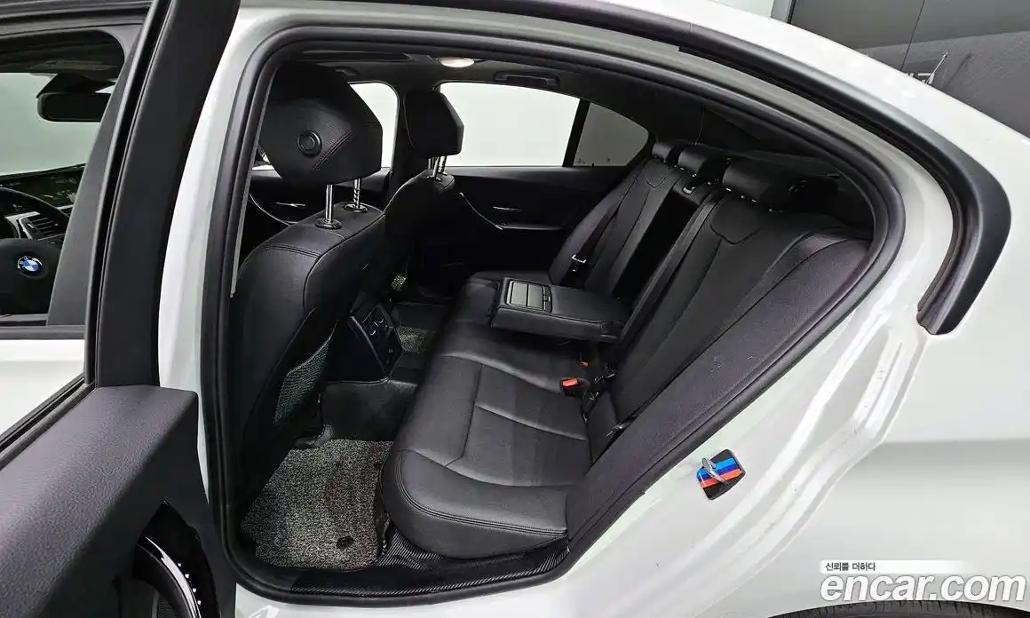 BMW 3-Series 2018 2.0 Автомат в Москве № 192968, фото 17