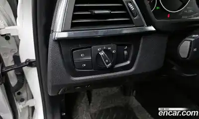 BMW 3-Series 2018 2.0 Автомат в Москве № 192968, миниатюра 3