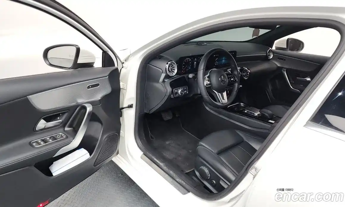 Mercedes-Benz A-Class 2022 2.0 Автомат в Москве № 193722, фото 10