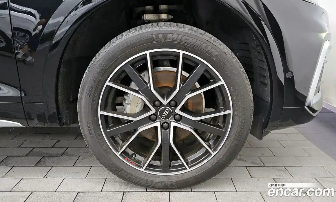 Audi Q5 2023 2.0 Автомат в Москве № 196305, фото 17