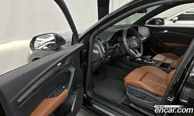 Audi Q5 2023 2.0 Автомат в Москве № 196305, миниатюра 4