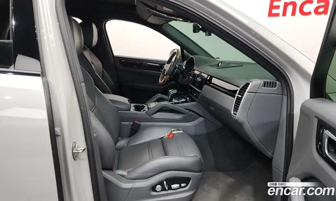 Porsche Cayenne 2020 3.0 Автомат в Москве № 197707, фото 11