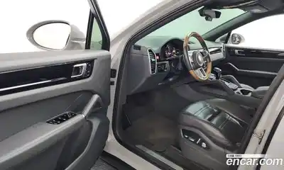 Porsche Cayenne 2020 3.0 Автомат в Москве № 197707, миниатюра 10