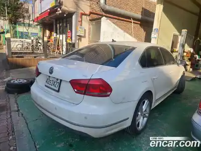 Volkswagen Passat 2015 2.0 Автомат в Москве № 199358, миниатюра 2