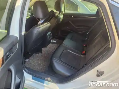 Volkswagen Passat 2015 2.0 Автомат в Москве № 199358, миниатюра 10