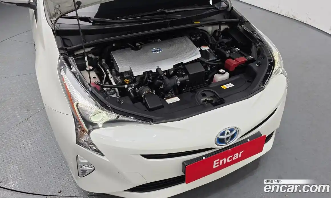 Toyota Prius 2017 1.8 Автомат в Москве № 199685, фото 12