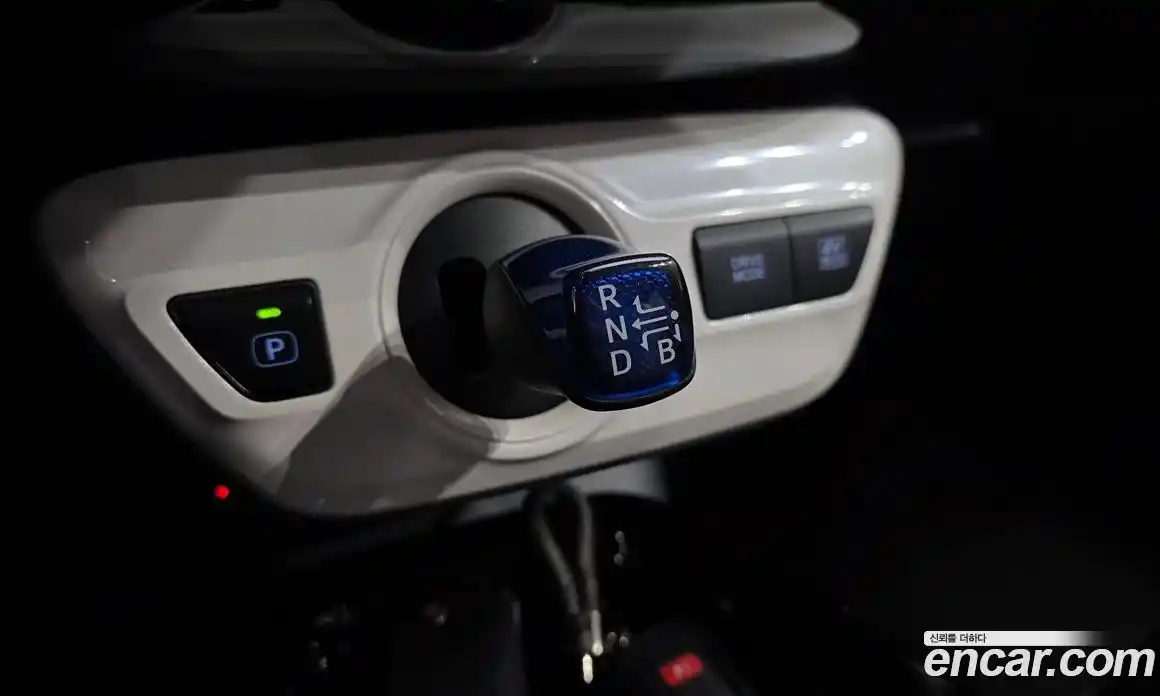 Toyota Prius 2017 1.8 Автомат в Москве № 199685, фото 17