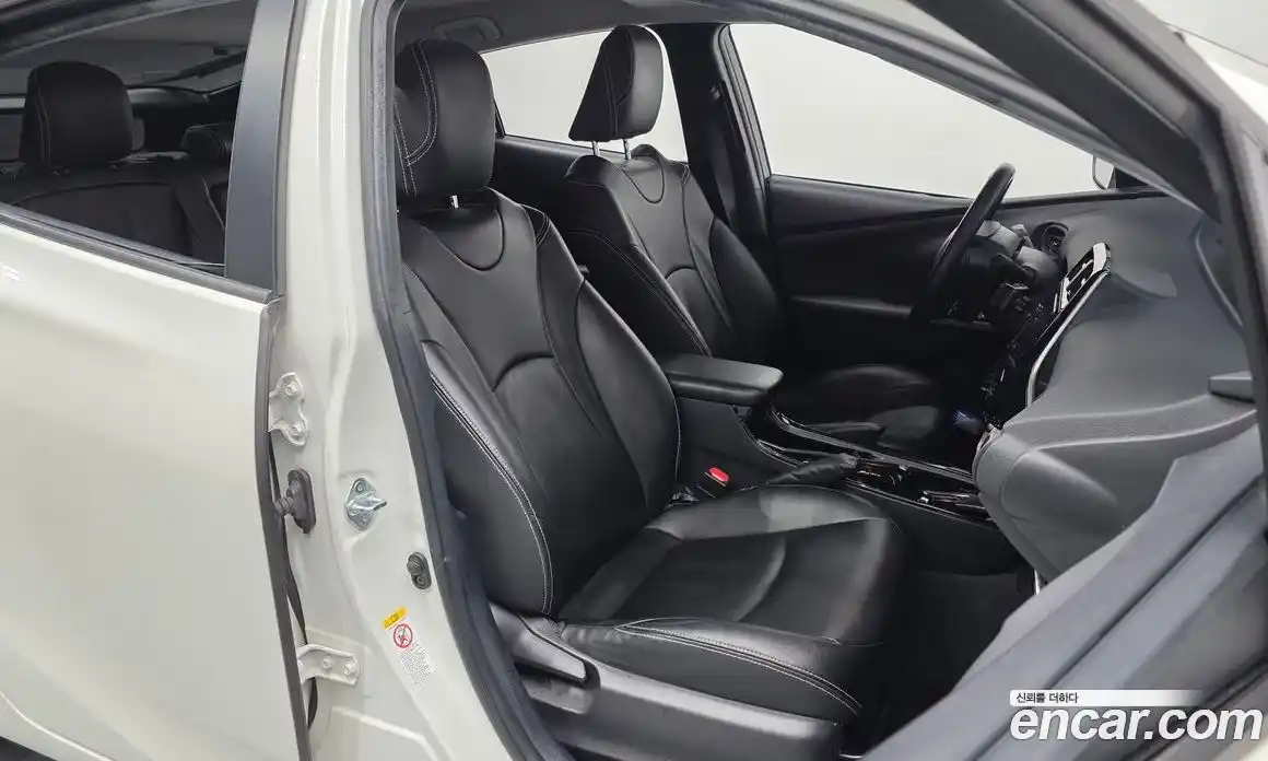 Toyota Prius 2017 1.8 Автомат в Москве № 199685, фото 5