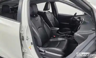 Toyota Prius 2017 1.8 Автомат в Москве № 199685, миниатюра 5