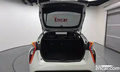 Toyota Prius 2017 1.8 Автомат в Москве № 199685, миниатюра 6