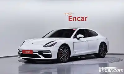 Porsche Panamera, 2022