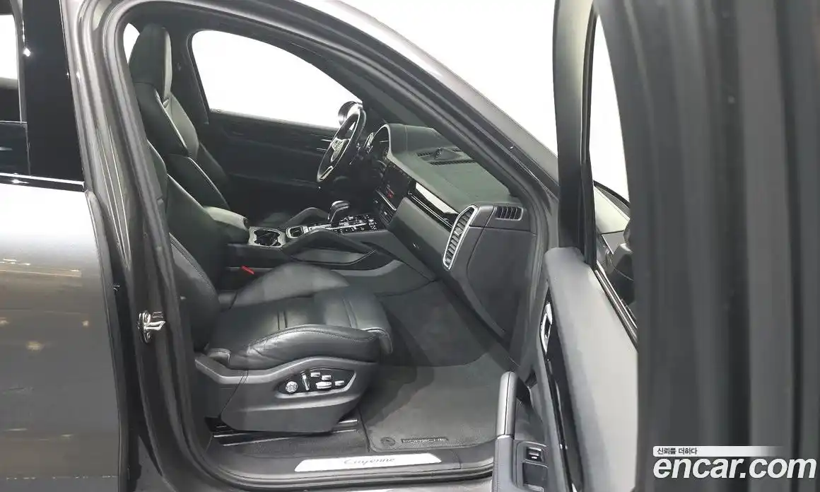 Porsche Cayenne 2020 3.0 Автомат в Москве № 213290, фото 11