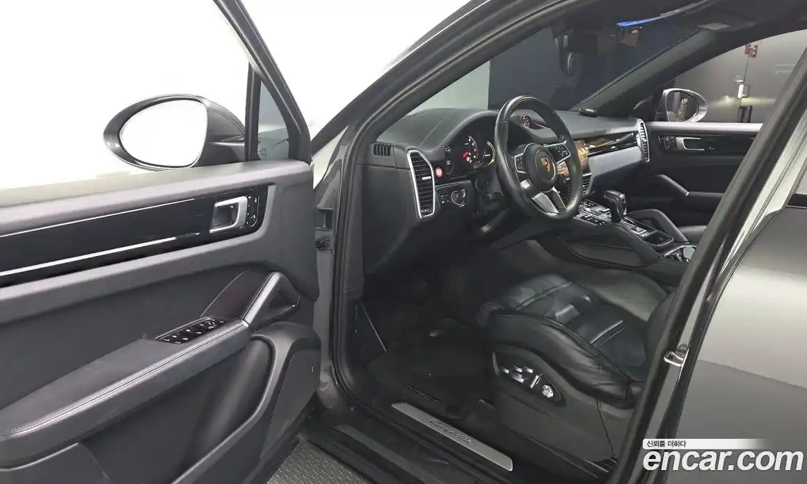 Porsche Cayenne 2020 3.0 Автомат в Москве № 213290, фото 17