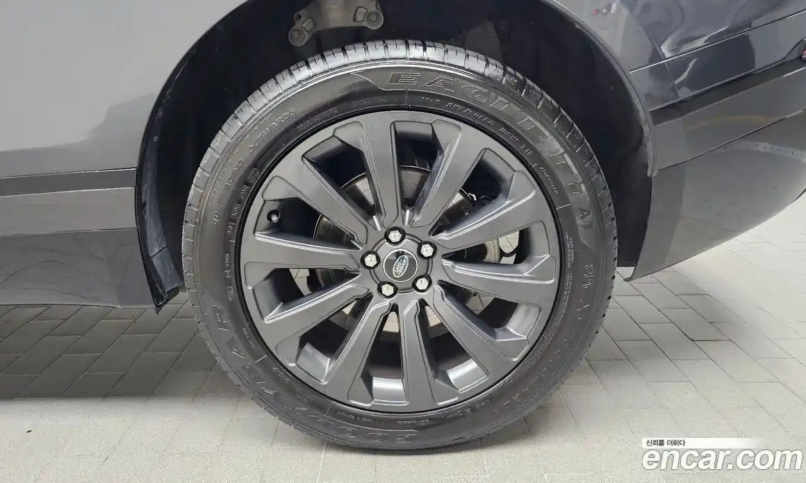 Land Rover Range-Rover Velar 2023 2.0 Автомат в Москве № 213327, фото 15