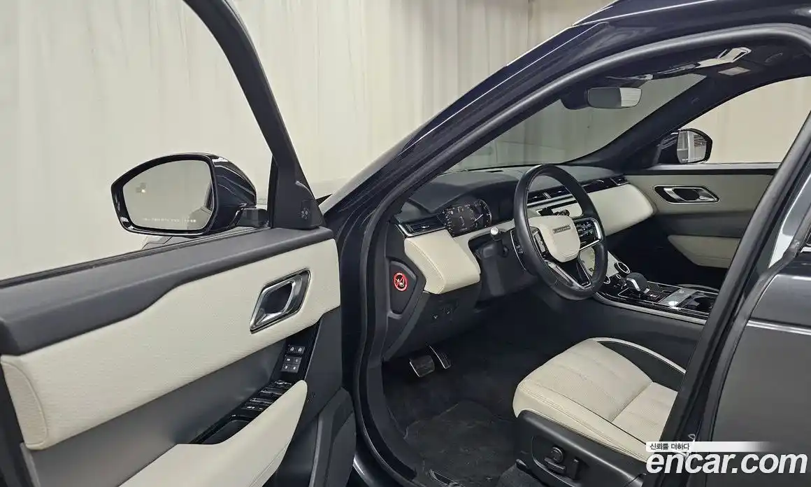 Land Rover Range-Rover Velar 2023 2.0 Автомат в Москве № 213327, фото 6