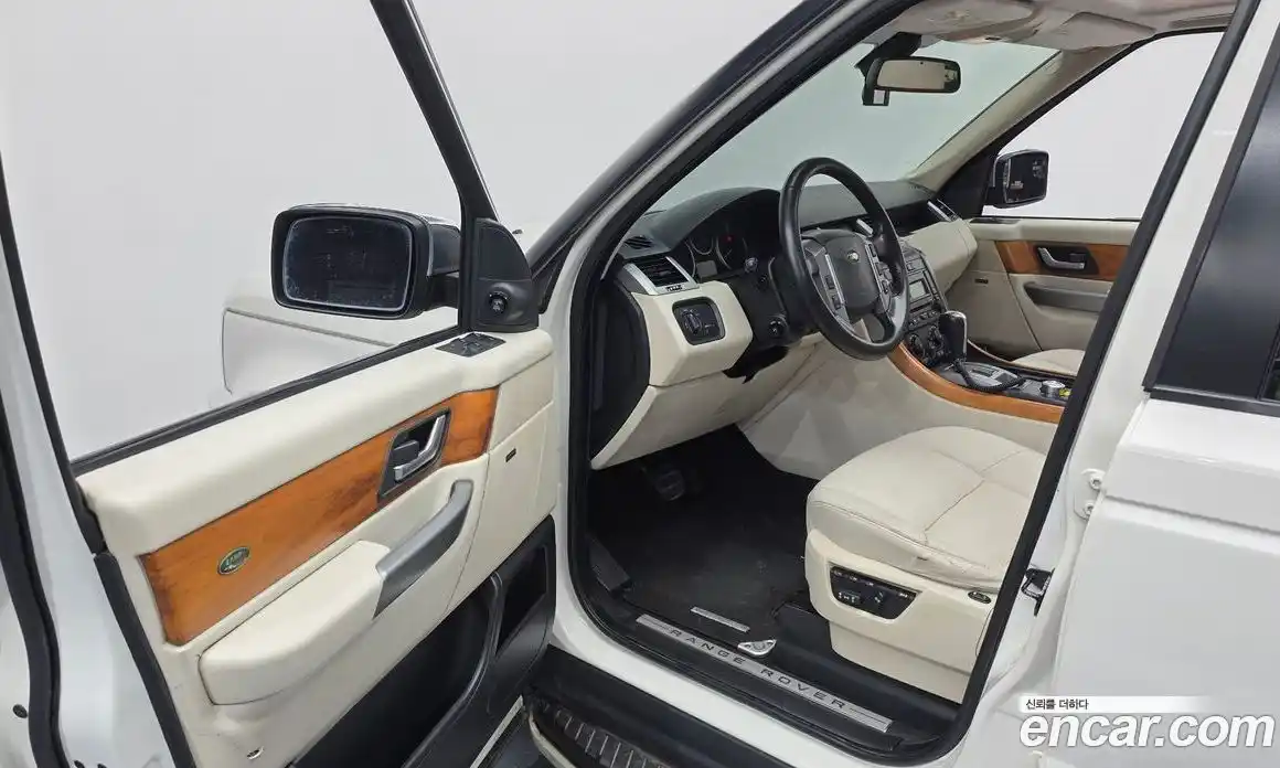 Land Rover Range-Rover Sport 2009 2.7 Автомат в Москве № 213652, фото 17