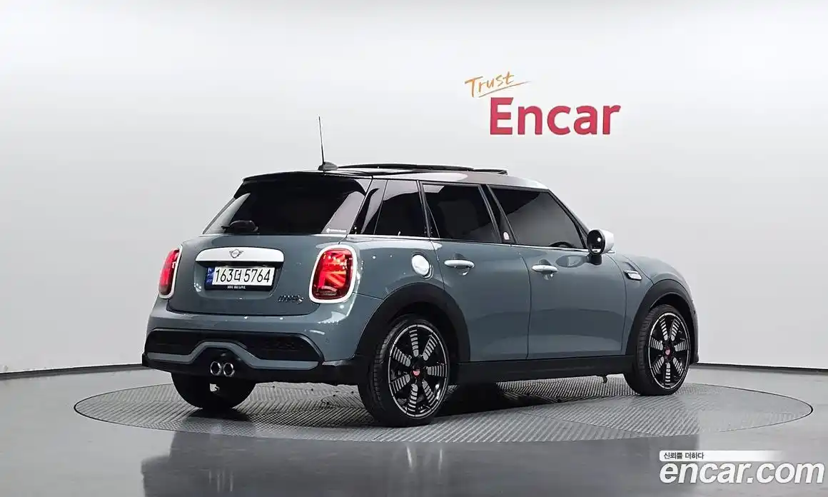 Mini Cooper 2023 2.0 Автомат в Москве № 214098, фото 14