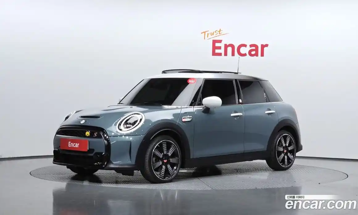 Mini Cooper 2023 2.0 Автомат в Москве № 214098, фото 19