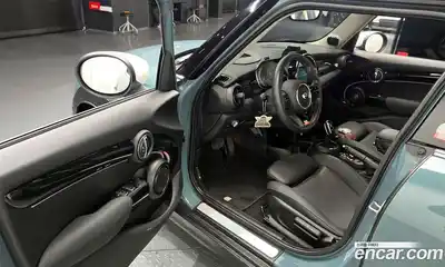 Mini Cooper 2023 2.0 Автомат в Москве № 214098, миниатюра 2